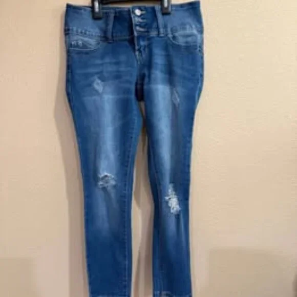 YMI Distressed Jeans Size 1 - Picture 1 of 3